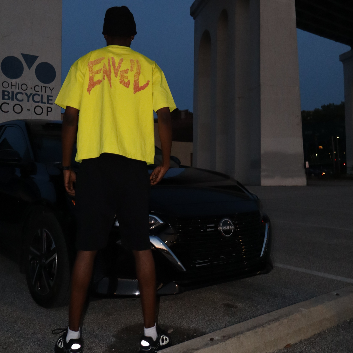 Canary 'Distressed Enveil' Tee